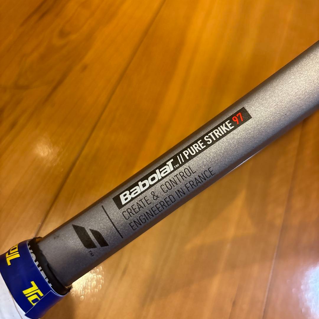 Babolat Pure Strike 97 テニスラケット