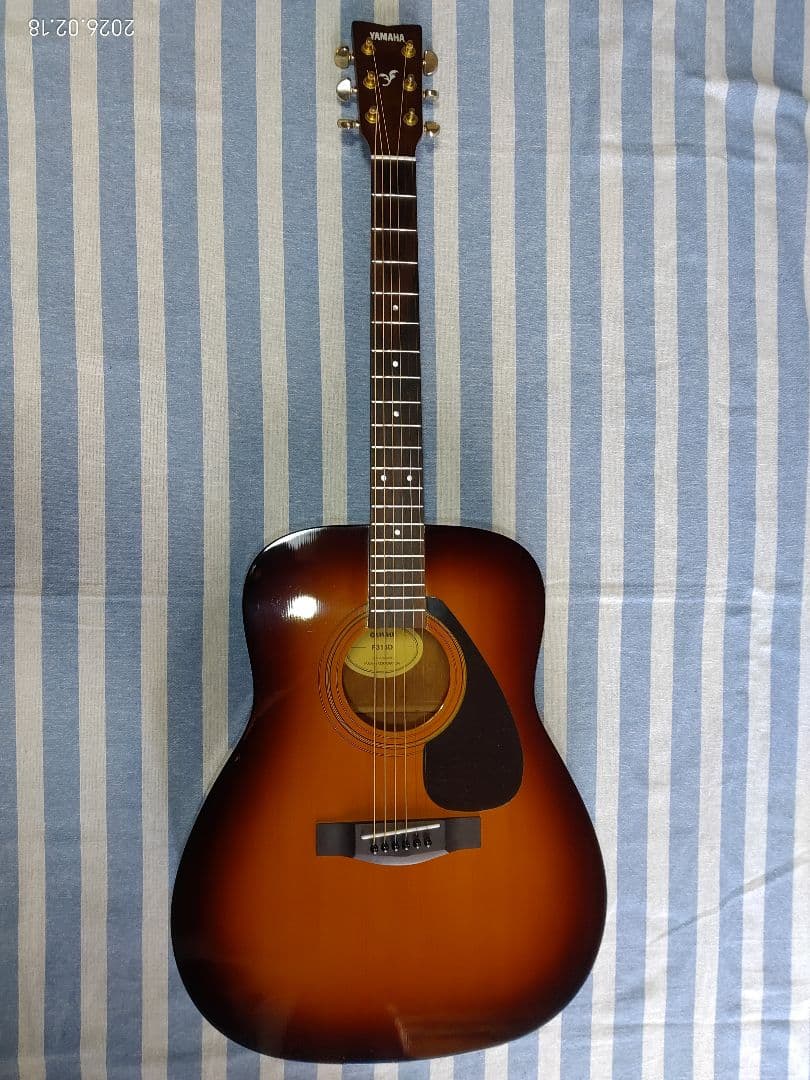 YAMAHAの一ランク上の初心者用アコースティックギターF315Dまずまず美品。