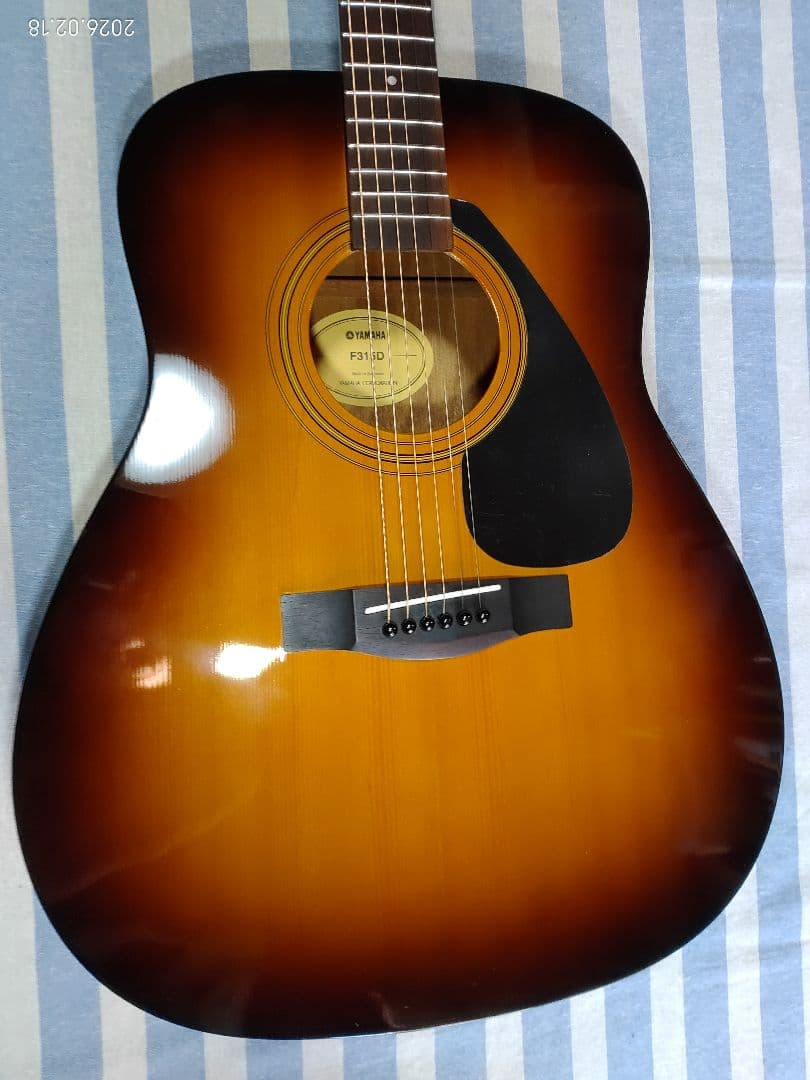 YAMAHAの一ランク上の初心者用アコースティックギターF315Dまずまず美品。