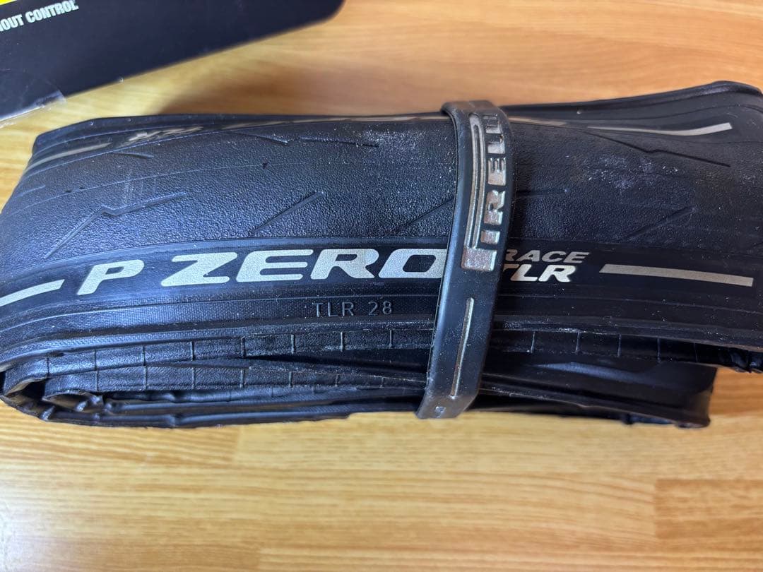＊Pirelli P ZERO RACE TLR 700x28C チューブレス