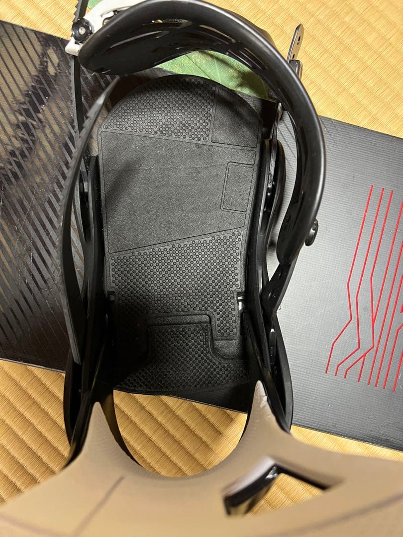 SALOMON スノーボード 149センチ　Mサイズバインディング付き