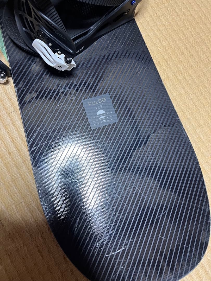 SALOMON スノーボード 149センチ　Mサイズバインディング付き