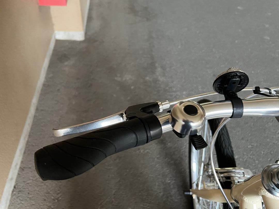 クロスバイク　数キロ試乗のみの新品同様の極上美車