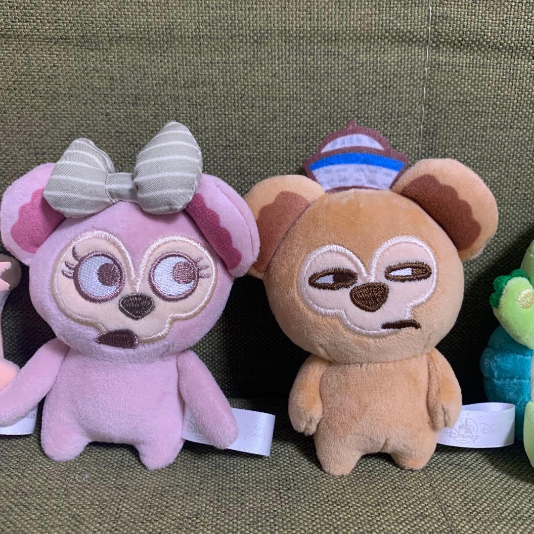 レア　香港　ディズニーランド　ダッフィーフレンズ　ぬいぐるみ　バッジ　セット