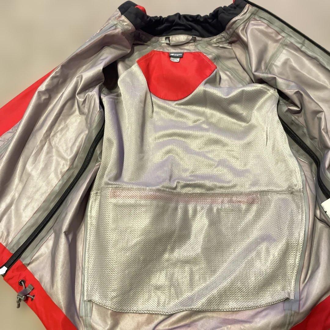MOUNTAIN EQUIPMENT CO-OP レッドジャケット