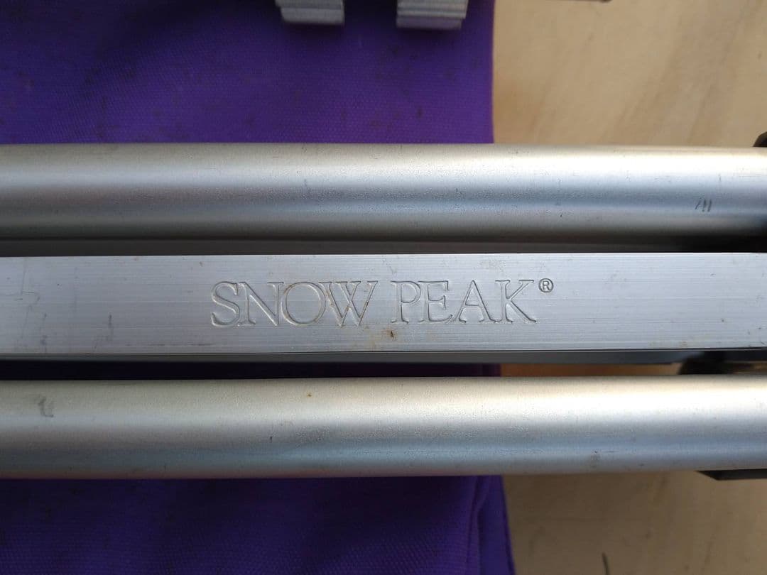 中古  PEAK 旧ロゴ　アジャスタブルフォールディングテーブル