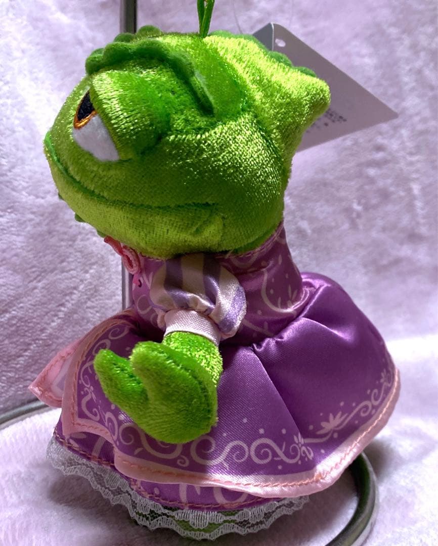 ディズニーストア　パスカル　ドレス　ラプンツェル　ぬいぐるみキーチェーン