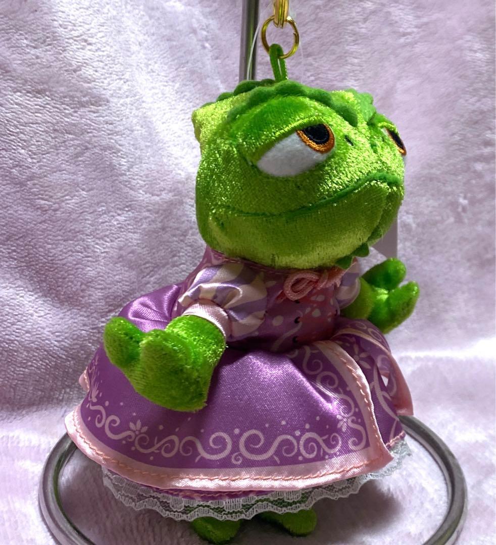 ディズニーストア　パスカル　ドレス　ラプンツェル　ぬいぐるみキーチェーン