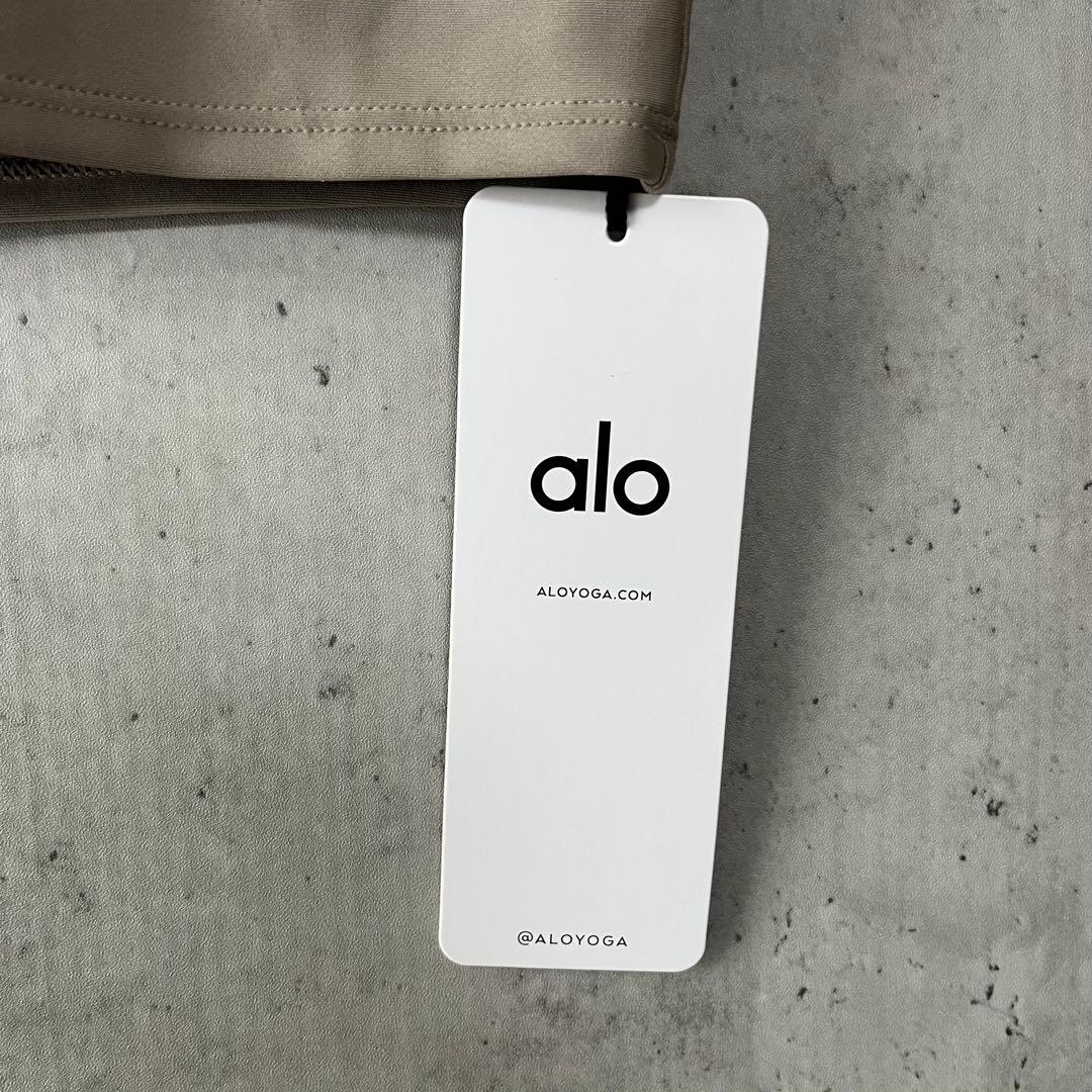 【新品】Alo Yoga アロヨガ　alo エアリフトヒューズブラタンク