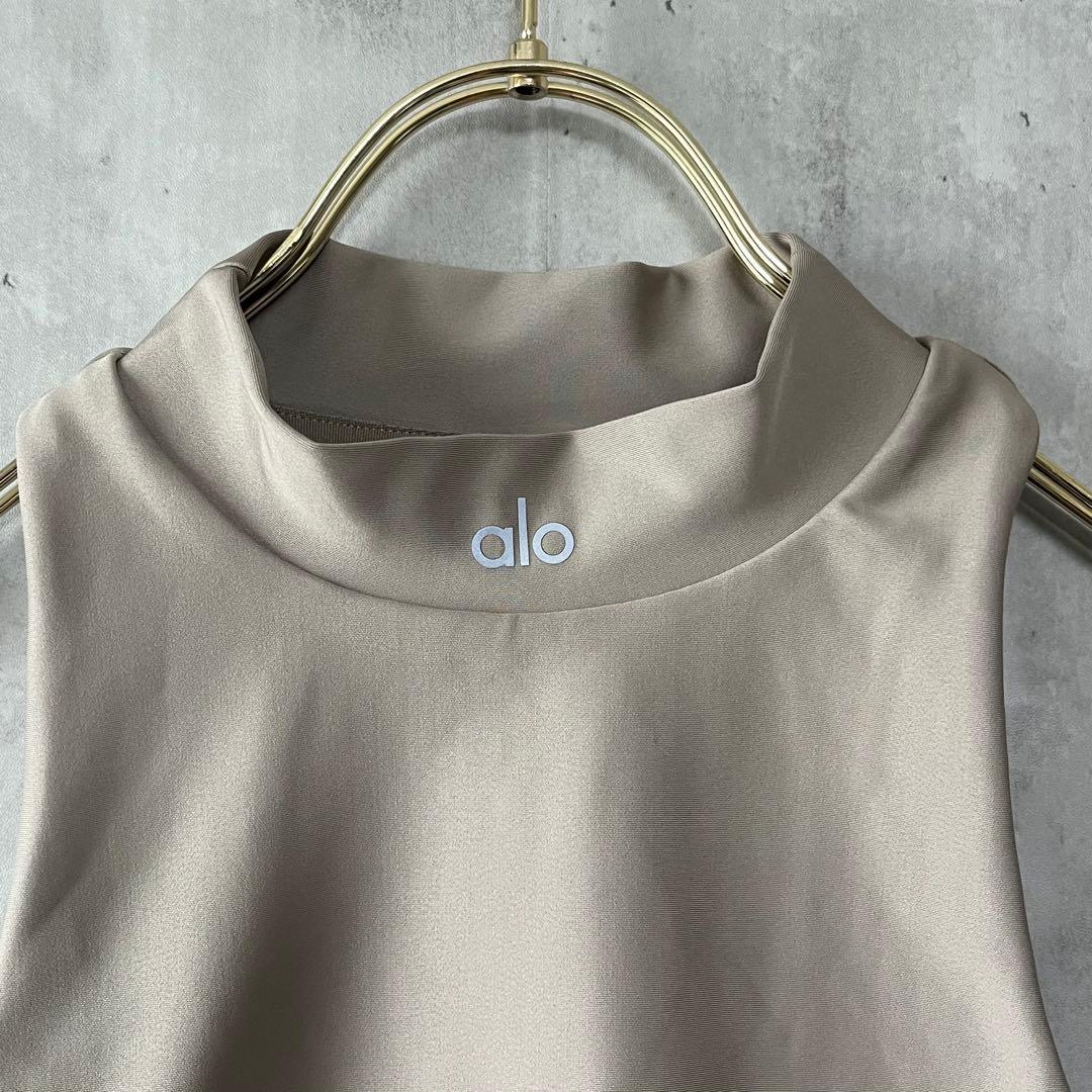 【新品】Alo Yoga アロヨガ　alo エアリフトヒューズブラタンク
