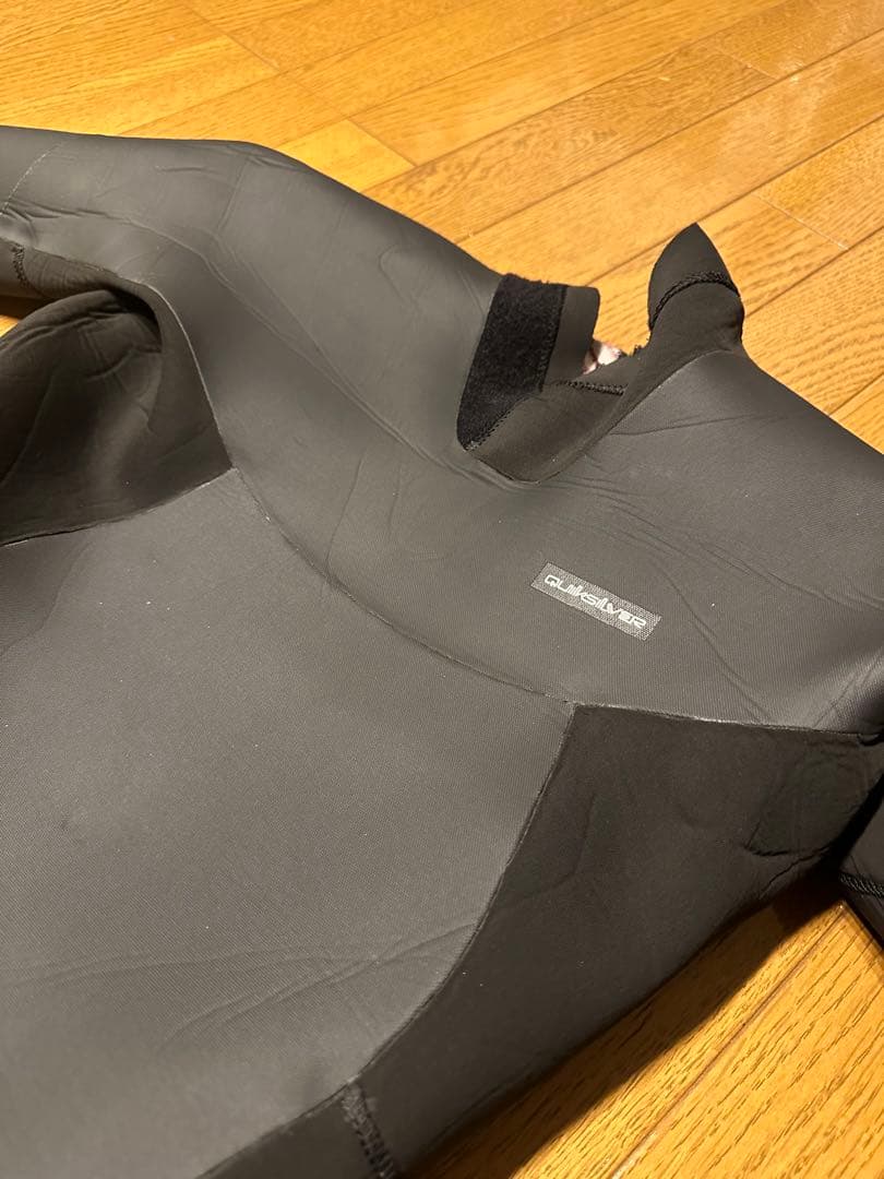 Quiksilver AQUA α® Mサイズ 4x3セミドライ