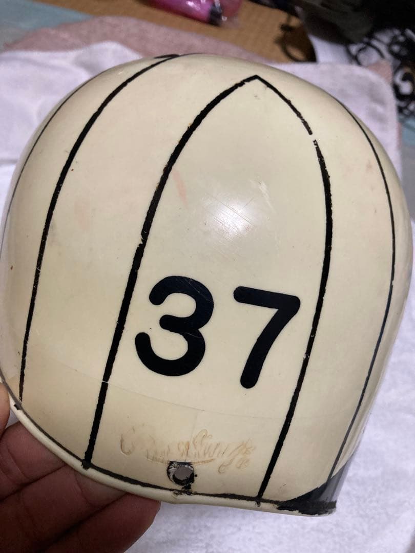 阪神タイガース　本物実使用　ヘルメット 背番号37番