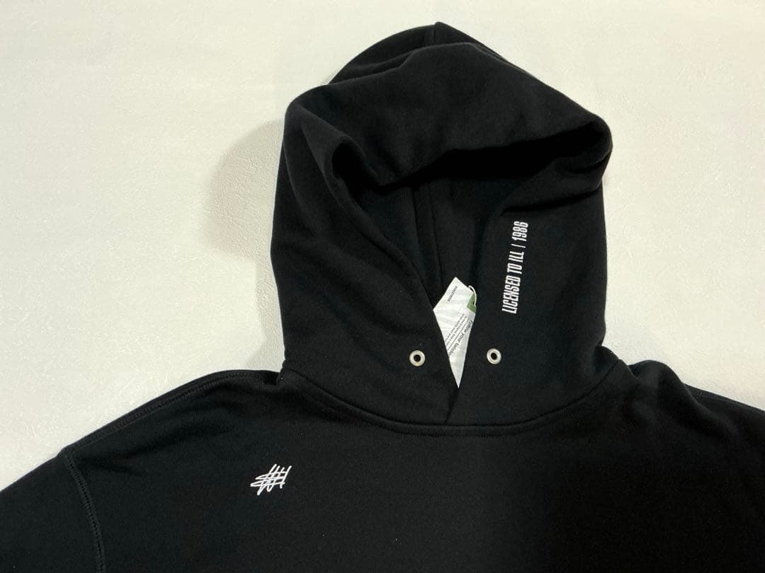 【新品・未使用】Backwards ブラック フード付きトレーナー