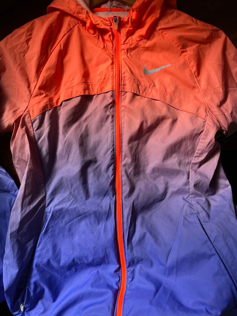 NIKE ナイキ　ウィンドブレーカー　フード付き　パーカー
