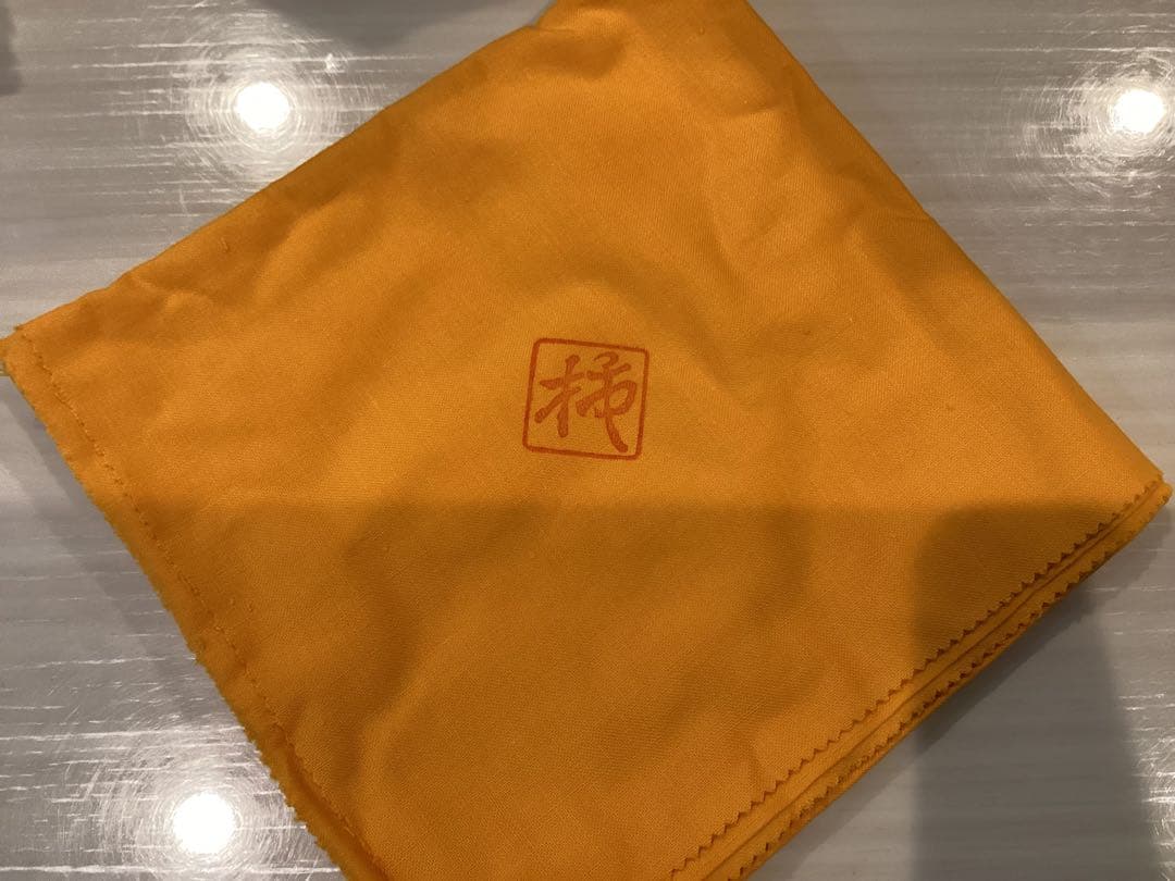 第十四代　酒井田柿右衛門　椿文　濁し手花器【未使用】