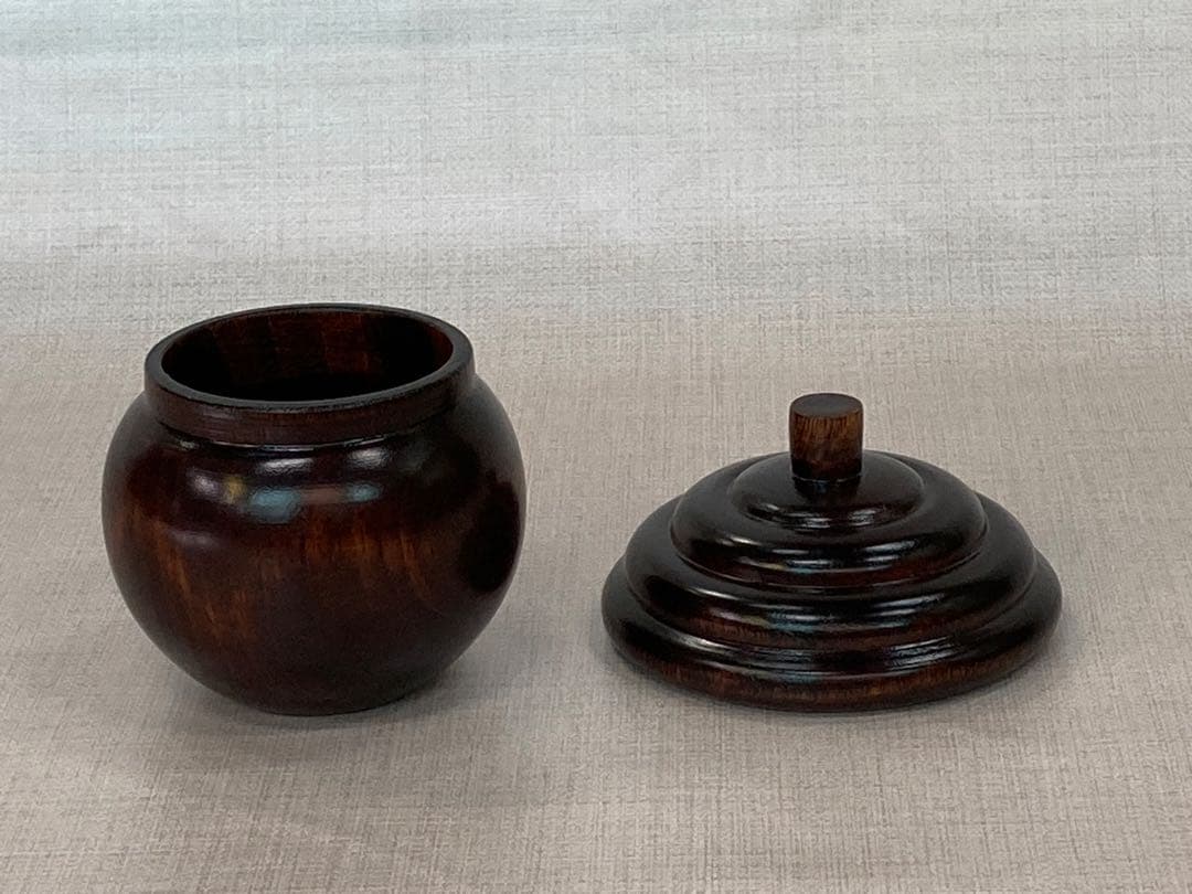 ドングリ形木製装飾容器 蓋付き