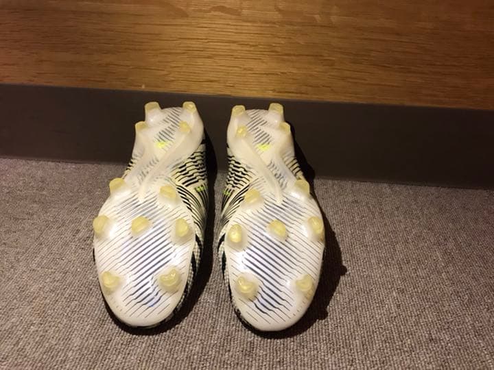 adidas ネメシス