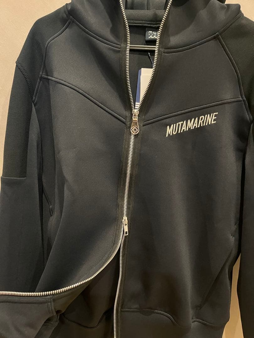 【新品未使用muta MARINEセットアップ 黒 サイズ 5 M