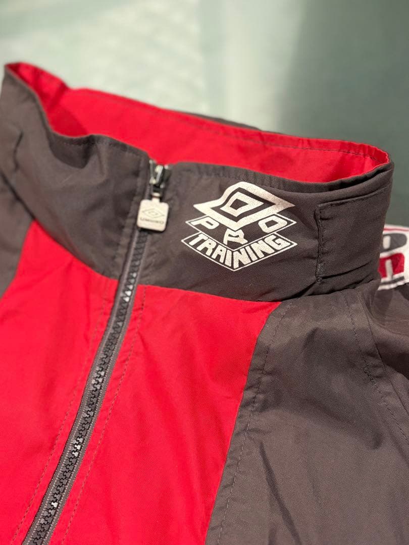 最終価格UMBRO PRO TRAINING ナイロンパーカー セットアップ