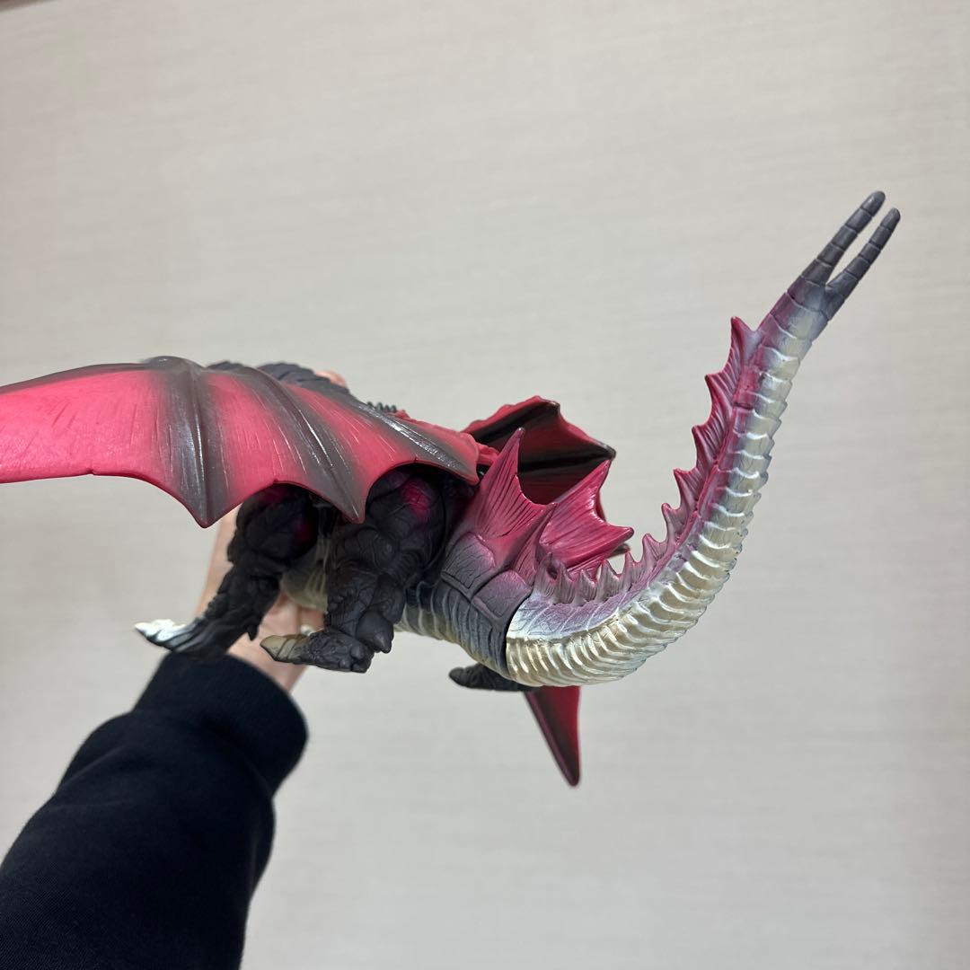 宇宙超魔獣 デスギドラのソフビフィギュア