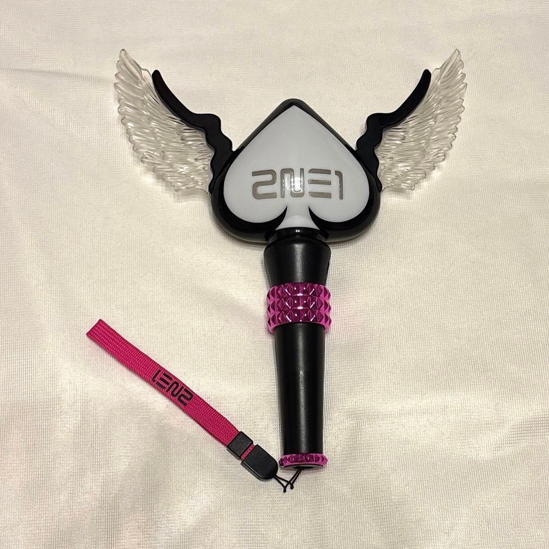 2NE1 ペンライト 電池付き