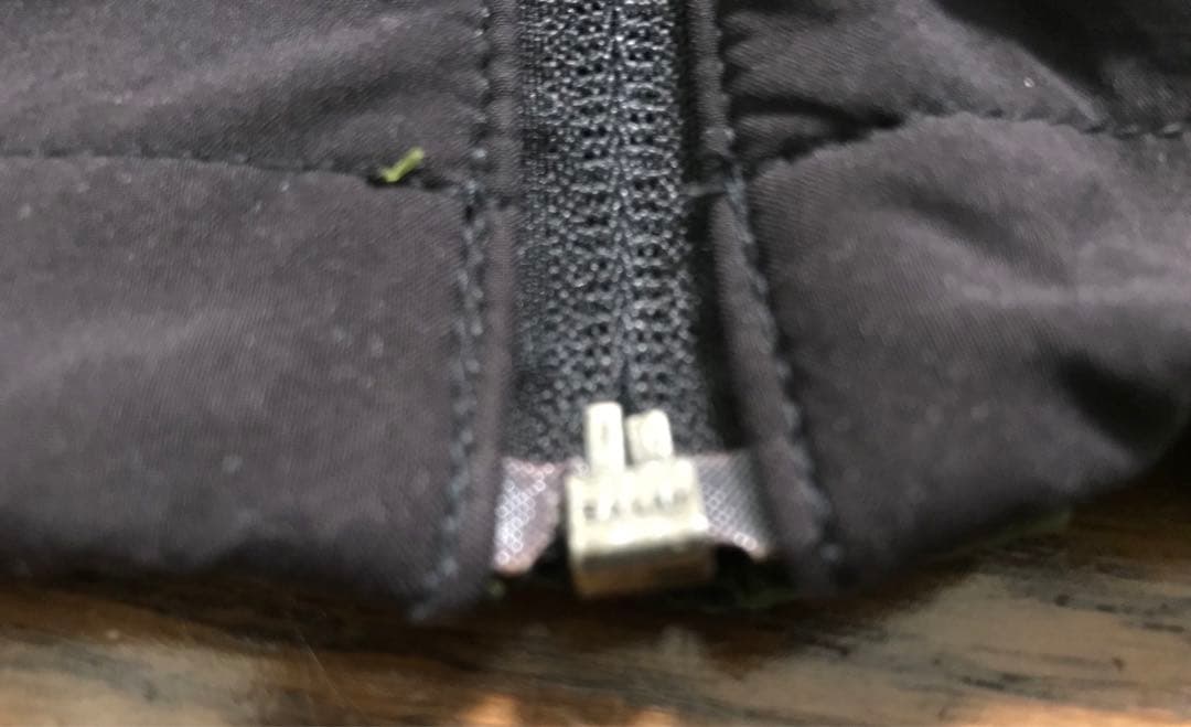 ＳＯＳ　インサレーション　ジャケット　サイズＭ　ミッドレイヤー