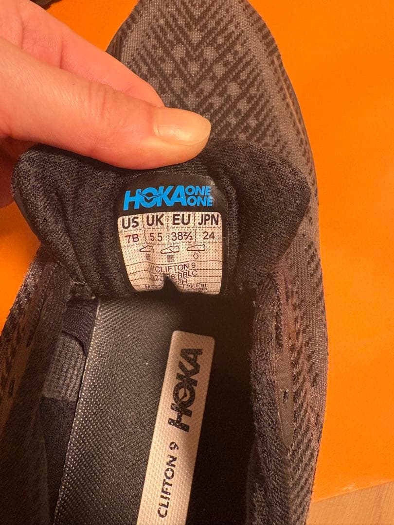 HOKA CLIFTON 9 ブラック 24cm