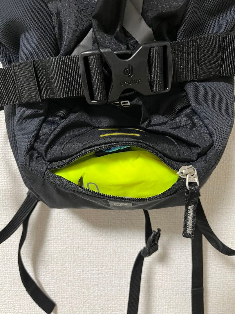 DEUTER ( ドイター ) バックパック レース8 ブラック