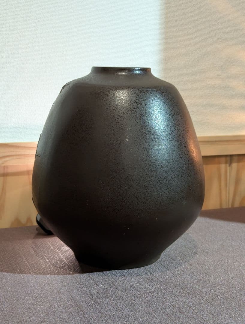 銅製 花瓶 瑞山銘 高肉彫 梅に双鳥文 高さ約22cm 重量約3.4kg