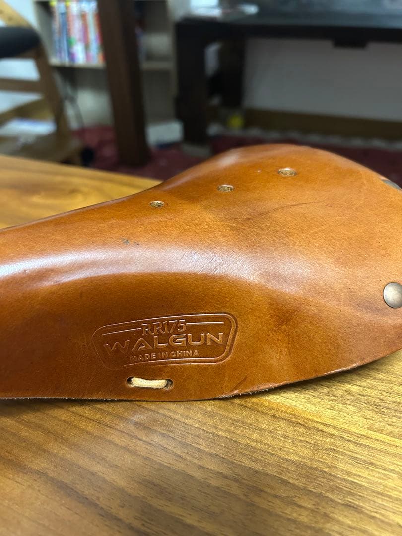 ブルックス風　WALGAN 新品レザーサドル