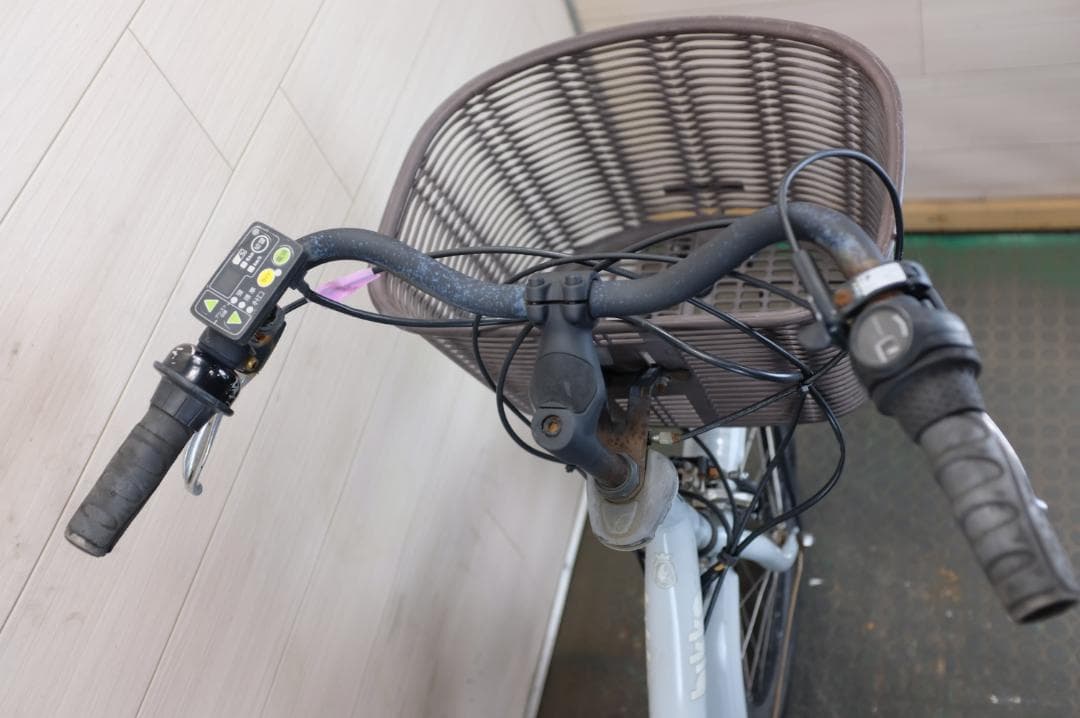 電動自転車ブリヂスト　Bikke　20インチ　3段　8.7Ah充電器あり