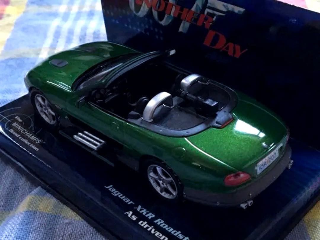 当時モノ ミニチャンプス 007 1/43 ジャガー XKR ロードスター