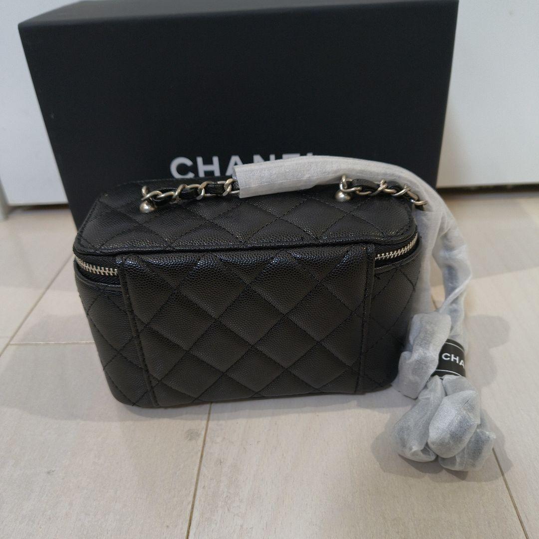 CHANEL バニティ形ブラック キルティングポーチ
