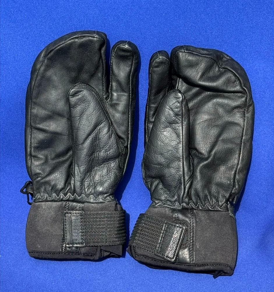 ヘストラ　トポ スリーフィンガー Black 美品