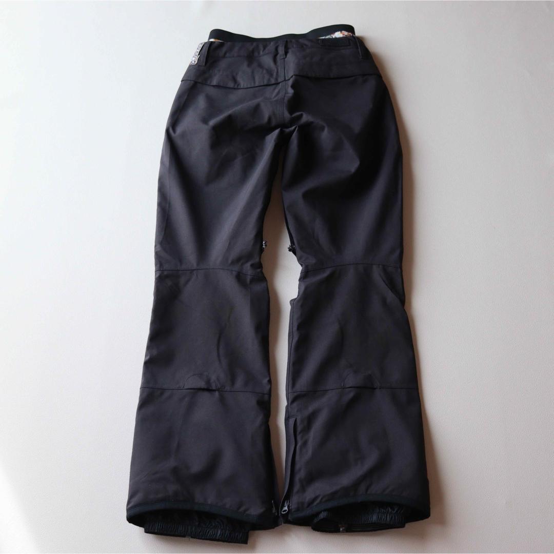 5435【極美品】バートン　パンツ スノボウェア レディース 裏地花柄 中綿入り