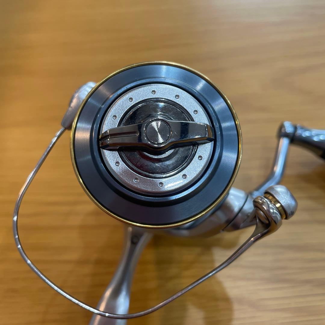 BIOMASTER SW 4000 HGスピニングリール