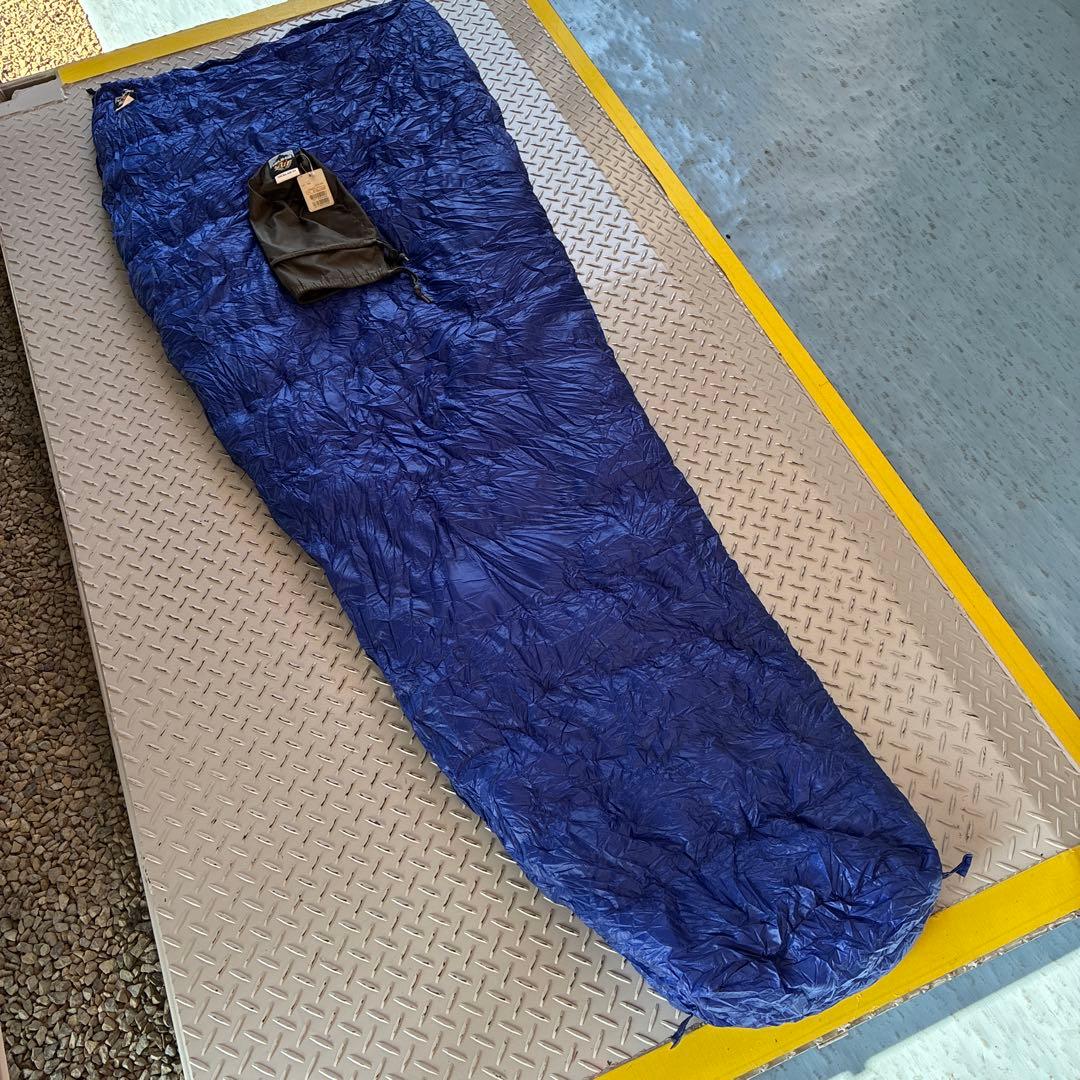 ISUKA Air 150 シュラフ 青色