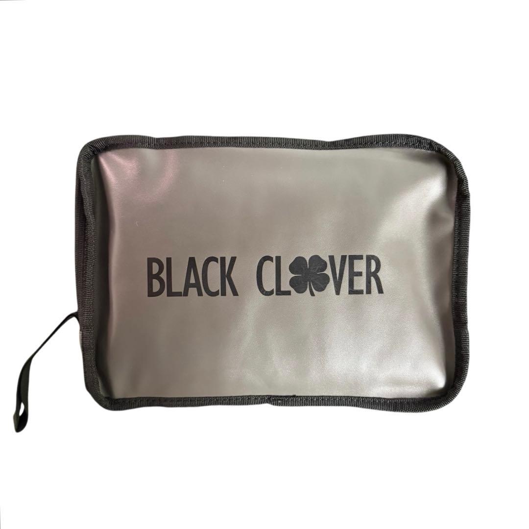 ブラッククローバー Black Clover モノグラム トラベルカバー 黒
