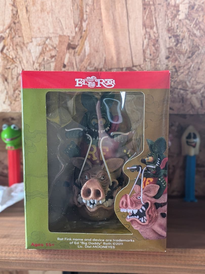 Rat Fink フィギュア 、フラッグ