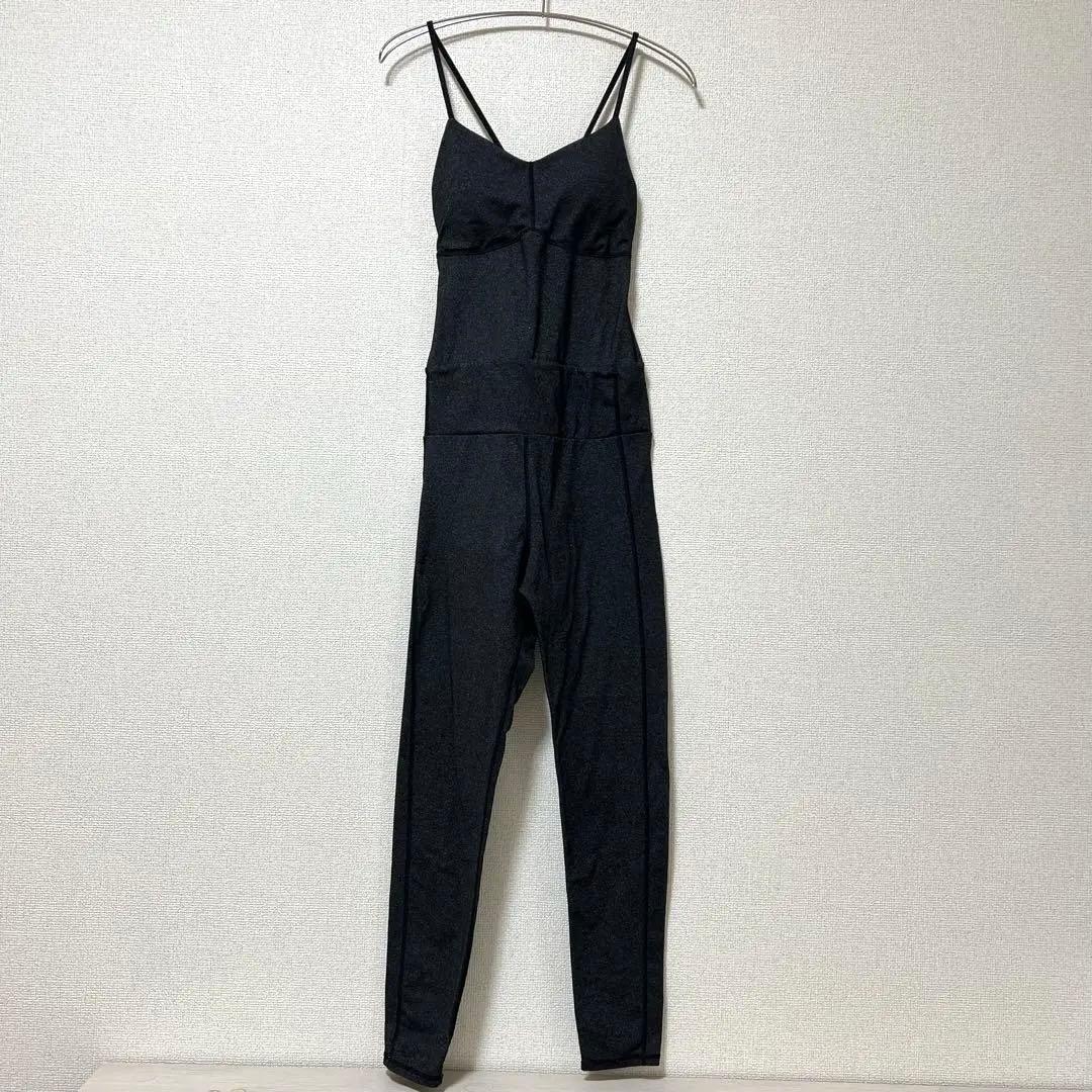 emmi yoga エミヨガ　オールインワン　ヨガウェア　上下