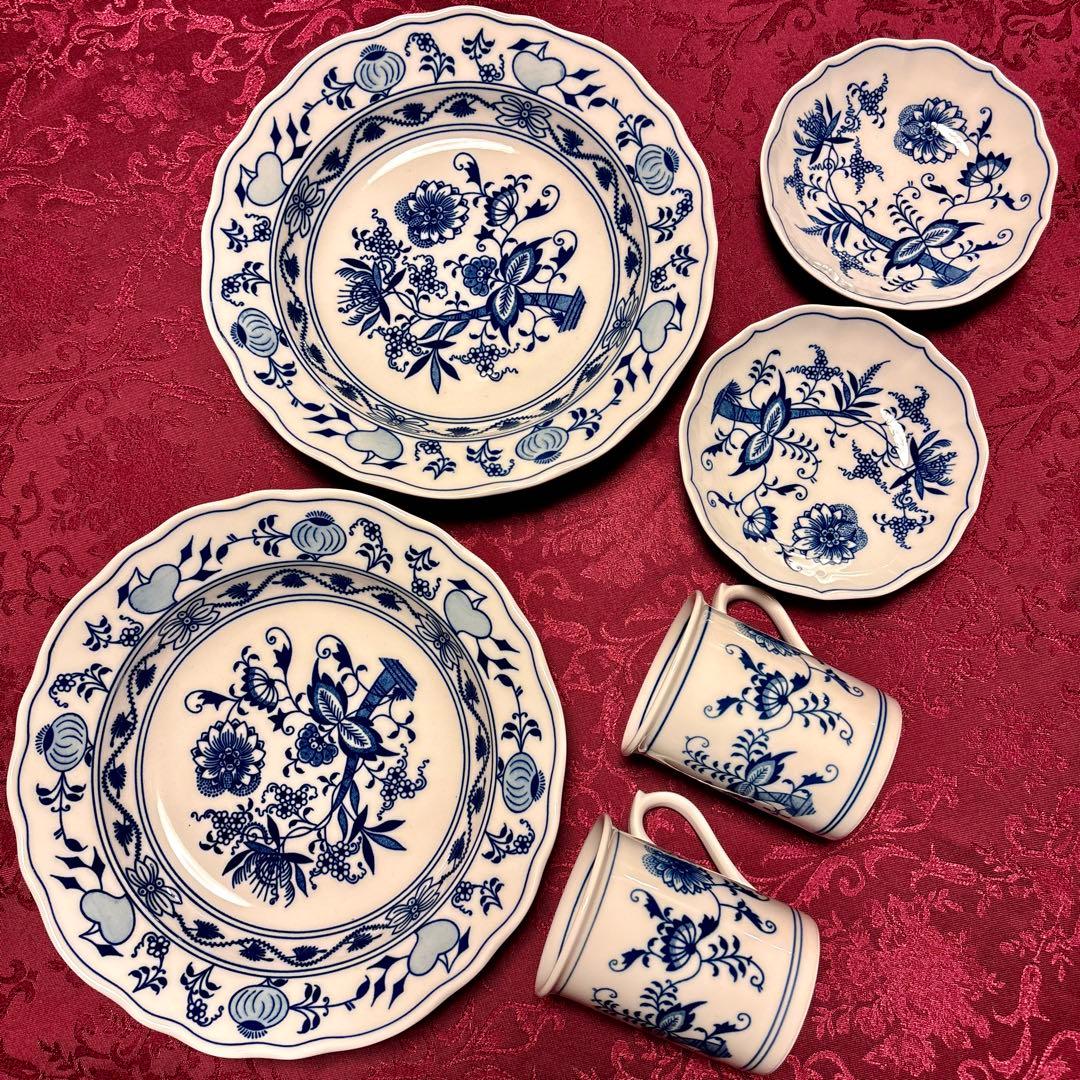 陶器人形2点、ボヘミア カールスバード ブルーオニオン新品マグカップ&小皿&深皿