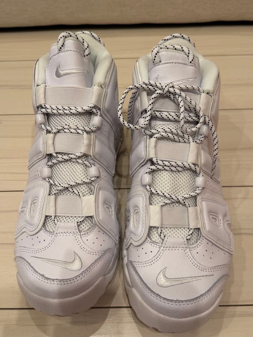 Nike バスケ　モアテンホワイト