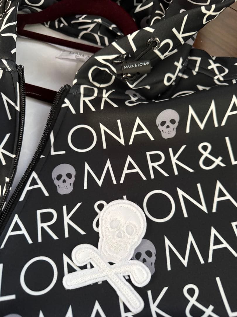 MARK & LONA フード付きジャケットとパンツセットアップ