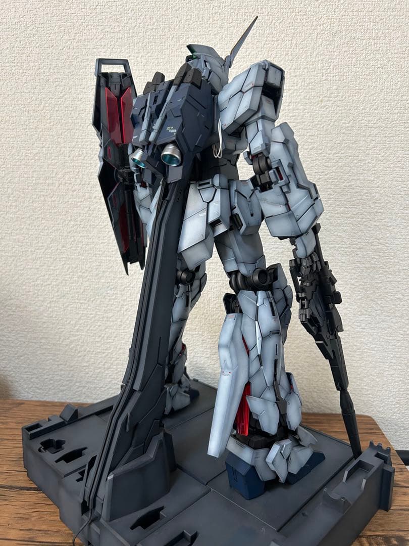 ガンプラ　PG ユニコーンガンダム　全塗装　完成品