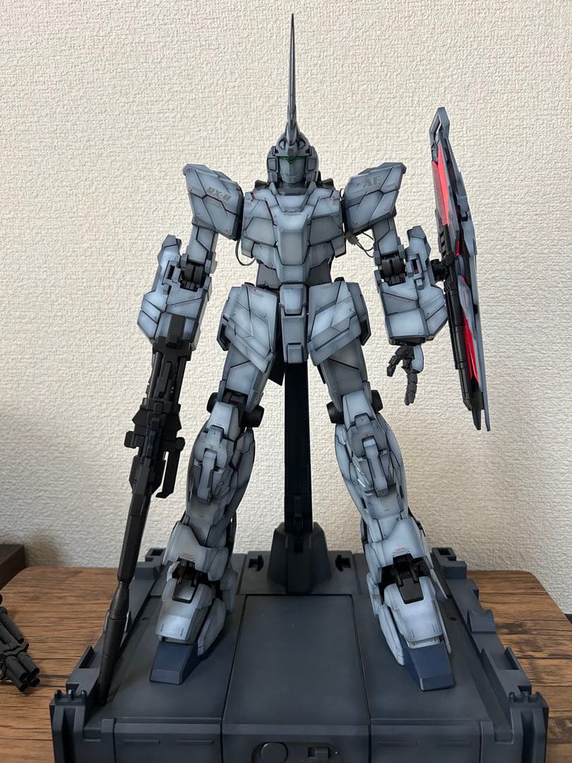 ガンプラ　PG ユニコーンガンダム　全塗装　完成品