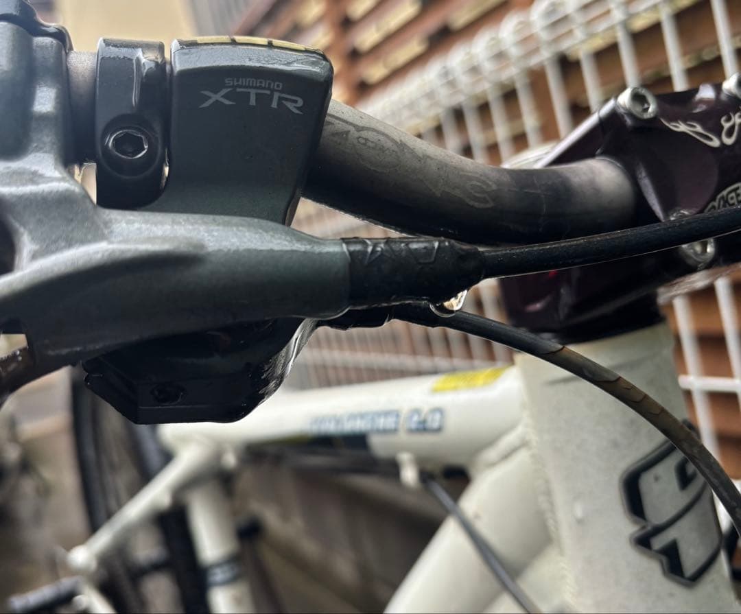 GT Avalanche 2.0マウンテンバイク 26インチ