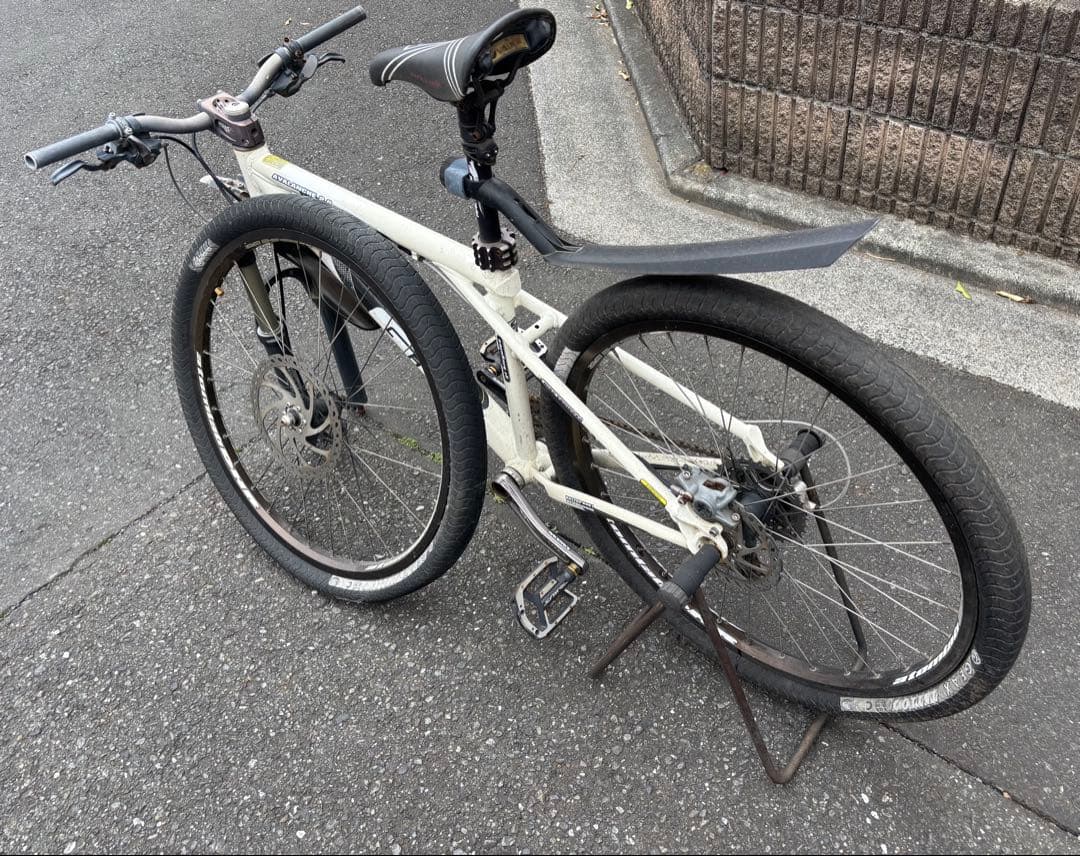 GT Avalanche 2.0マウンテンバイク 26インチ