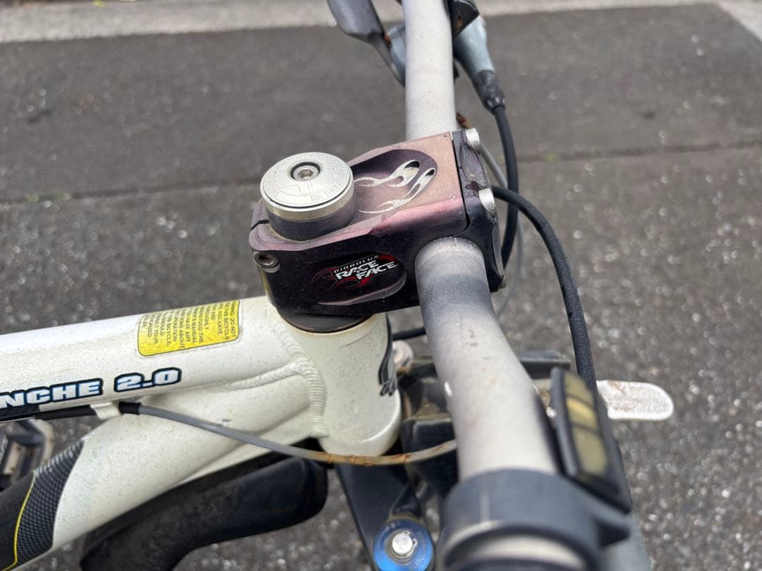 GT Avalanche 2.0マウンテンバイク 26インチ