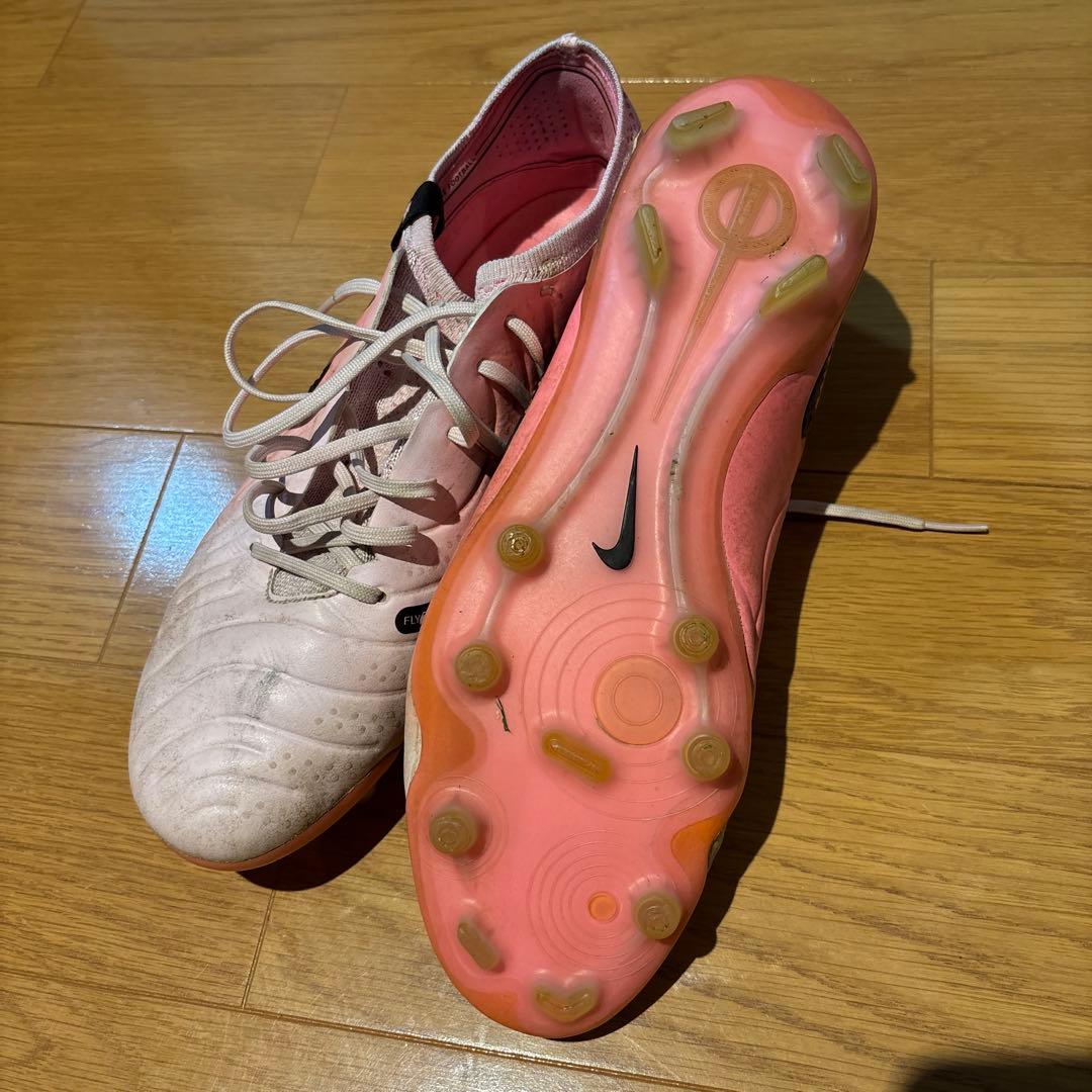 ナイキ ティエンポ fg nike tiempo
