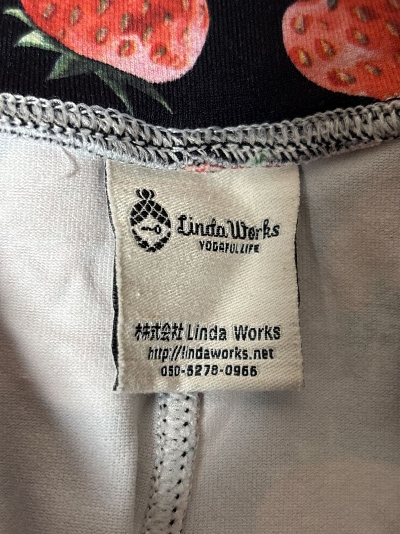 Linda Woksいちご柄レギンス